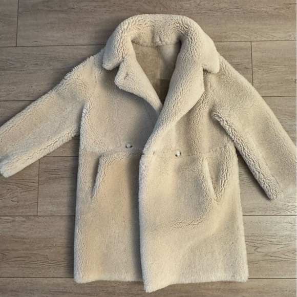 COPY - Hiso Shearling Coat - Picture 3 of 6